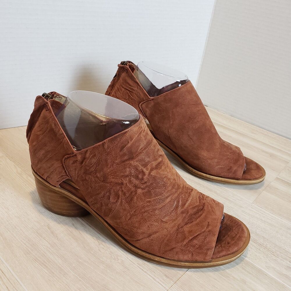 Sofft Carleigh Brick Leather Peep Toe Heels Women’s Size 8 Cutout Back Zip Chunk